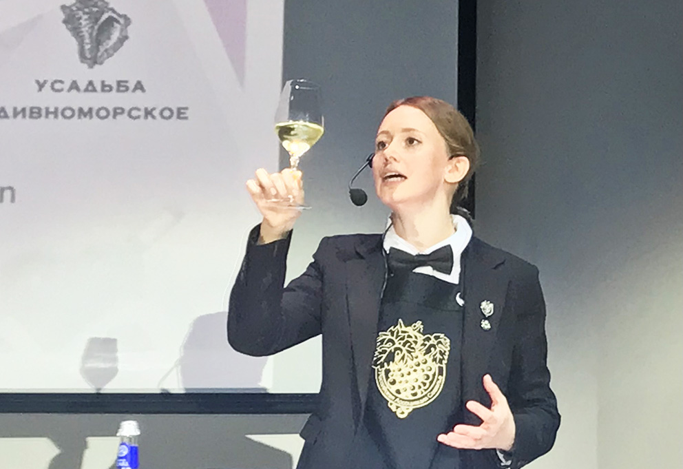 Москвичка Олеся Александрова стала лучшим сомелье России 