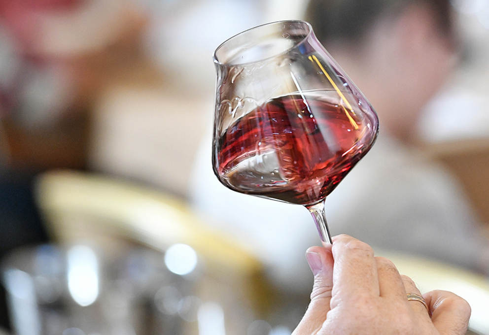 Урал продолжает серию винных фестивалей Дегустационным Салоном Сомелье