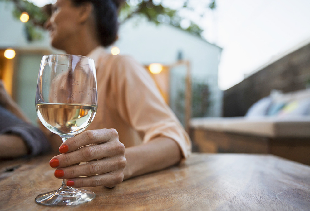 Белое незаметно теснит красное. Пять причин мирового тренда